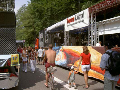 SP2003 Parade 12