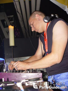 18072003087_partyguide