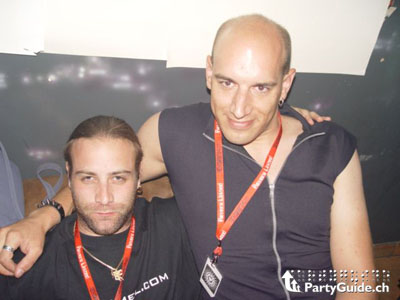 18072003175_partyguide